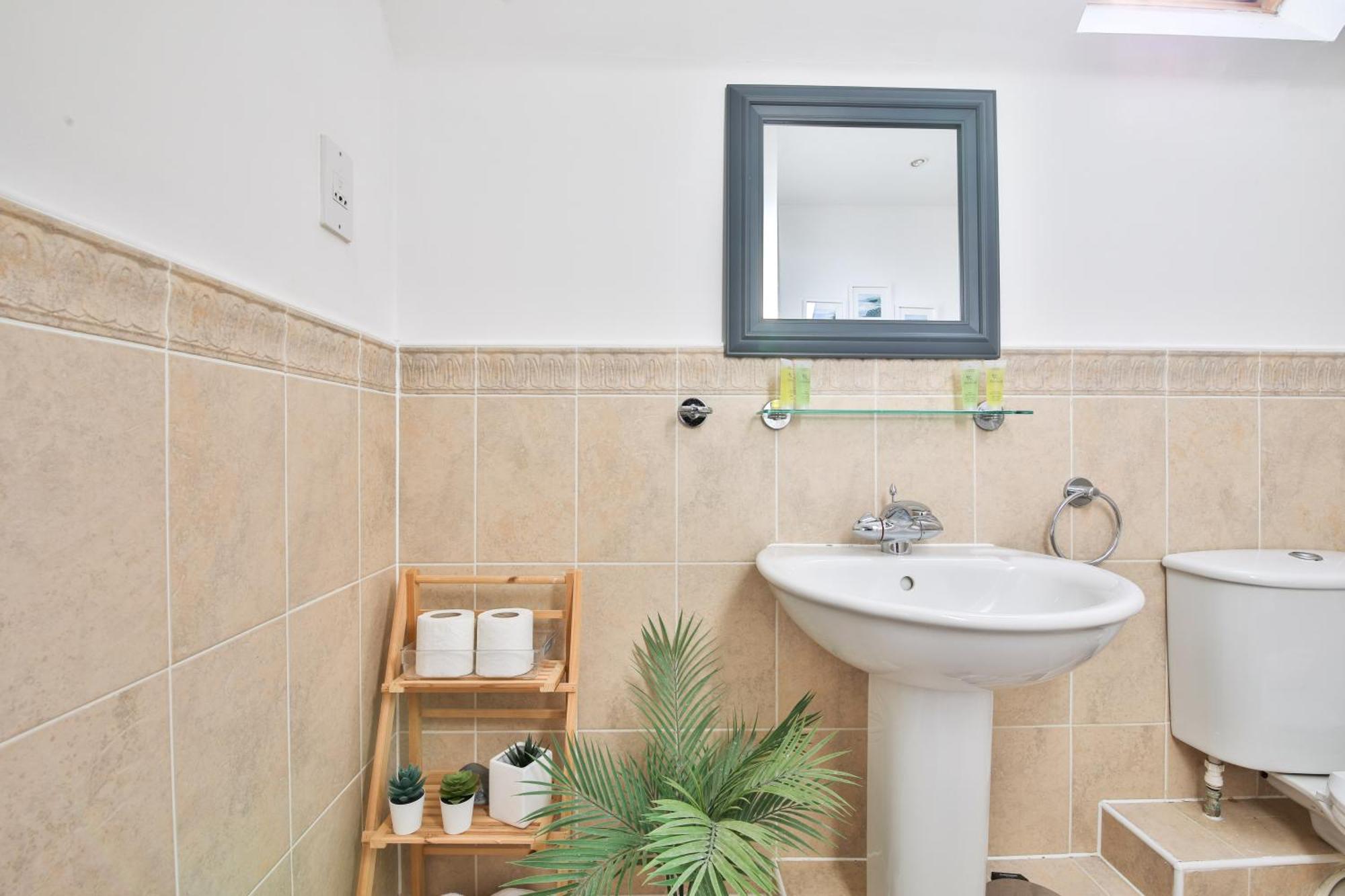 Stayright 2 Bed Beach House With Private Parking- Next To Barry Beach And Jackson Bay Extérieur photo
