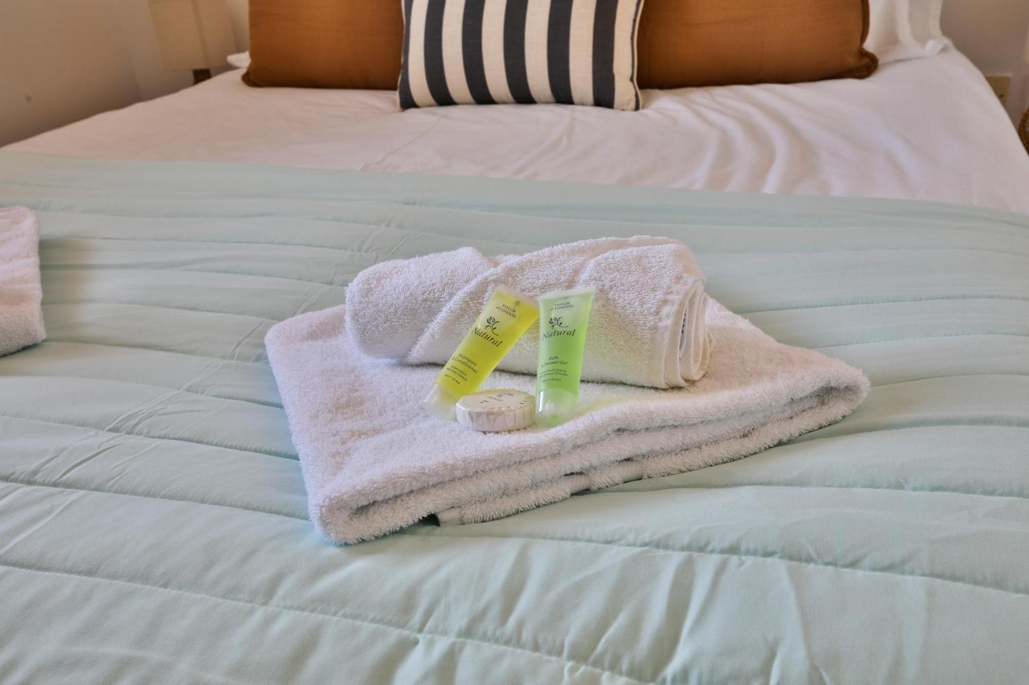Stayright 2 Bed Beach House With Private Parking- Next To Barry Beach And Jackson Bay Extérieur photo