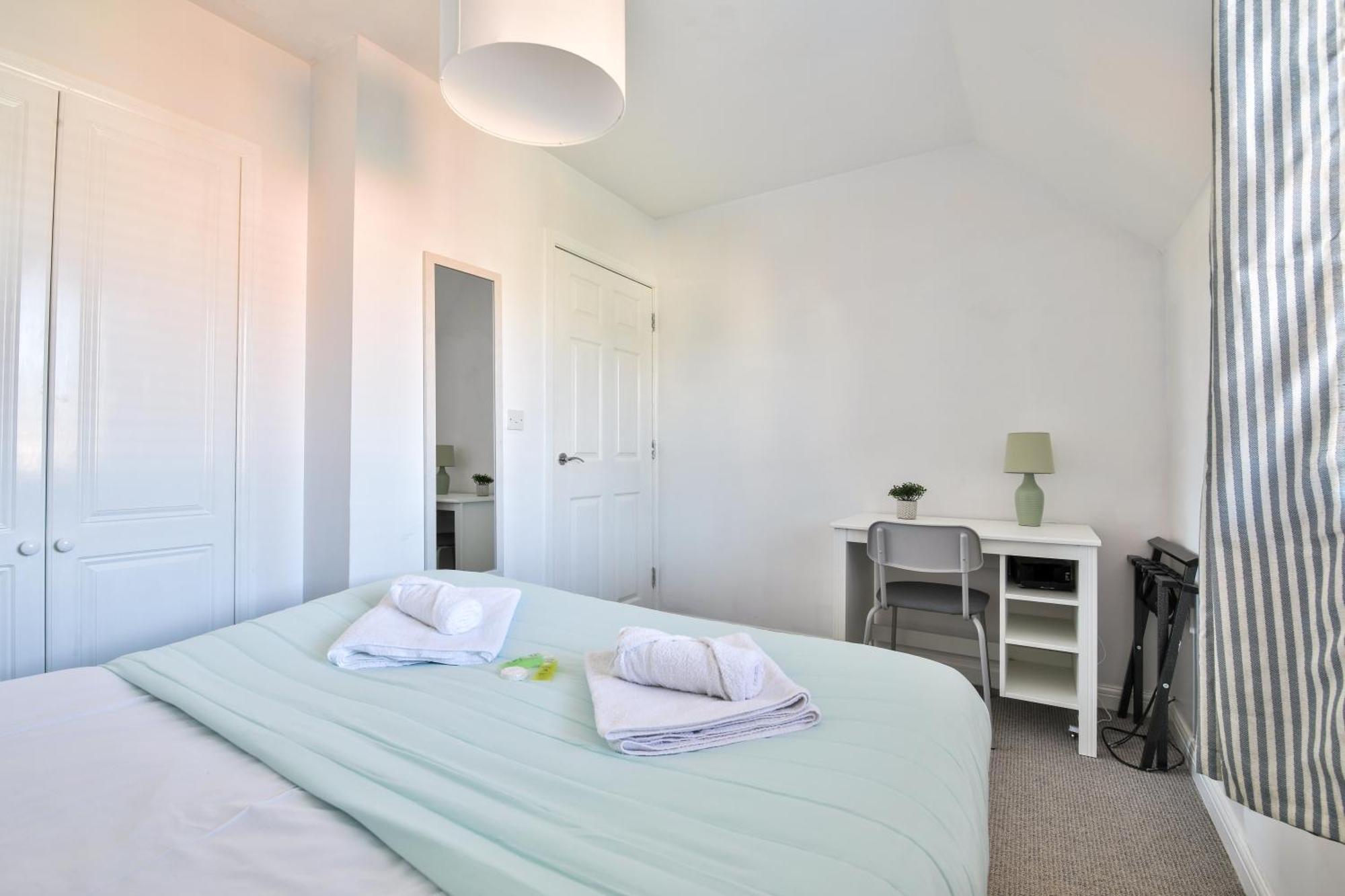 Stayright 2 Bed Beach House With Private Parking- Next To Barry Beach And Jackson Bay Extérieur photo